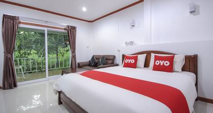 OYO 75353 Loy Chalet Resort
