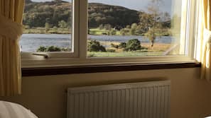 4 bedrooms, premium bedding, iron/ironing board, free WiFi