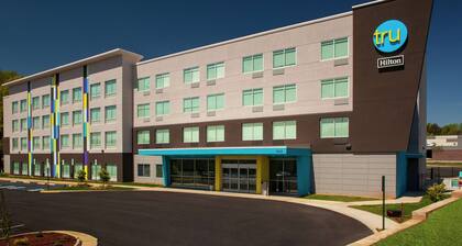 Tru by Hilton Farmville