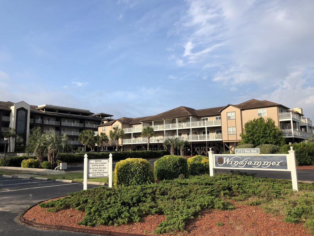 WOW views! Oceanfront condo, Pool 2BD 2 BA Ocean Isle Beach