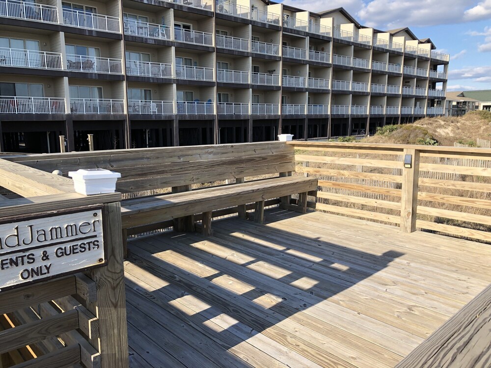 WOW views! Oceanfront condo, Pool 2BD 2 BA Ocean Isle Beach