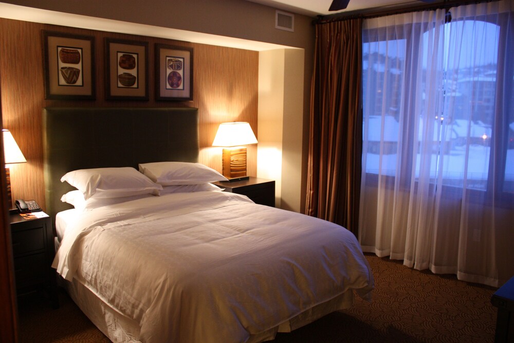 LUXURY Skiin/SkiOut Steamboat Springs Villa *Base of Mountain