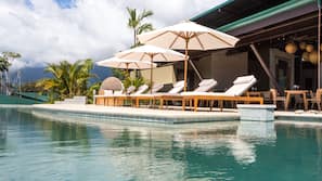 Piscine extérieure
