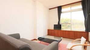 Iron/ironing board, free WiFi, linens