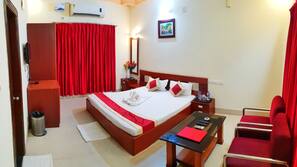 Premium bedding, in-room safe