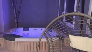 Bain à remous intérieur