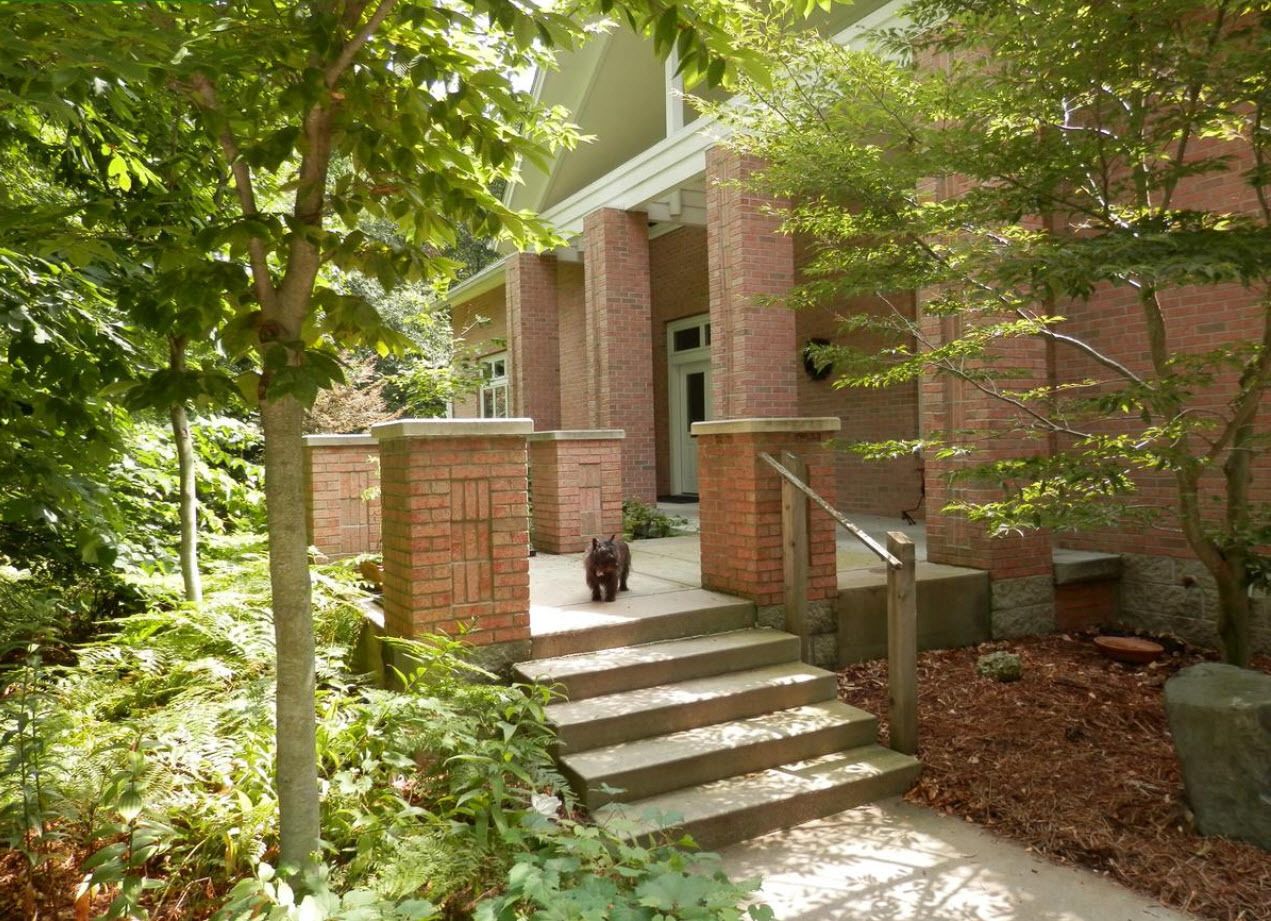 Pigeon Creek Inn in Holland, United States