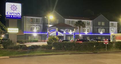 Captain Inn & Suites
