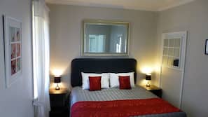 Premium bedding, desk, iron/ironing board, free WiFi