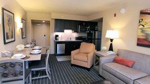 Flat-screen TV, fireplace, DVD player