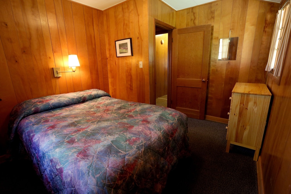 Five Lakes Resort in Frazee Best Rates & Deals on Orbitz