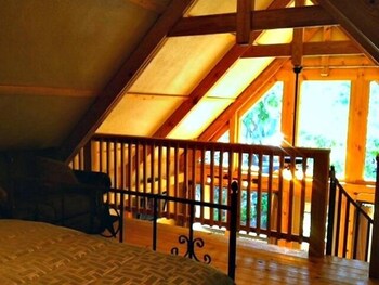 River Rd Treehouses Mourning Dove Haus New Braunfels