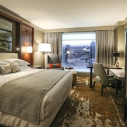 Hotels Near Fourth Street Live Book The Closest Omni Louisville Hotel