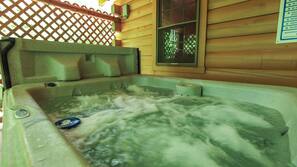 Outdoor spa bath