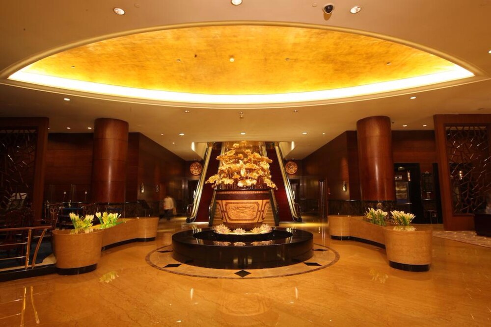 Green Lake Hotel In Kunming Rates Reviews On Orbitz Lake View 1 58 All Photos