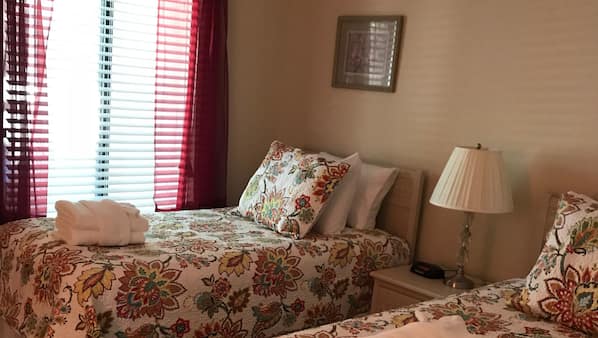 2 bedrooms, iron/ironing board, WiFi, linens