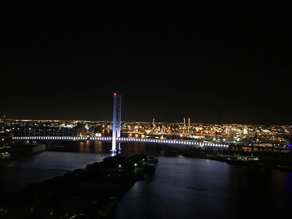 Melbourne Docklands Convesso Seaview Apartment