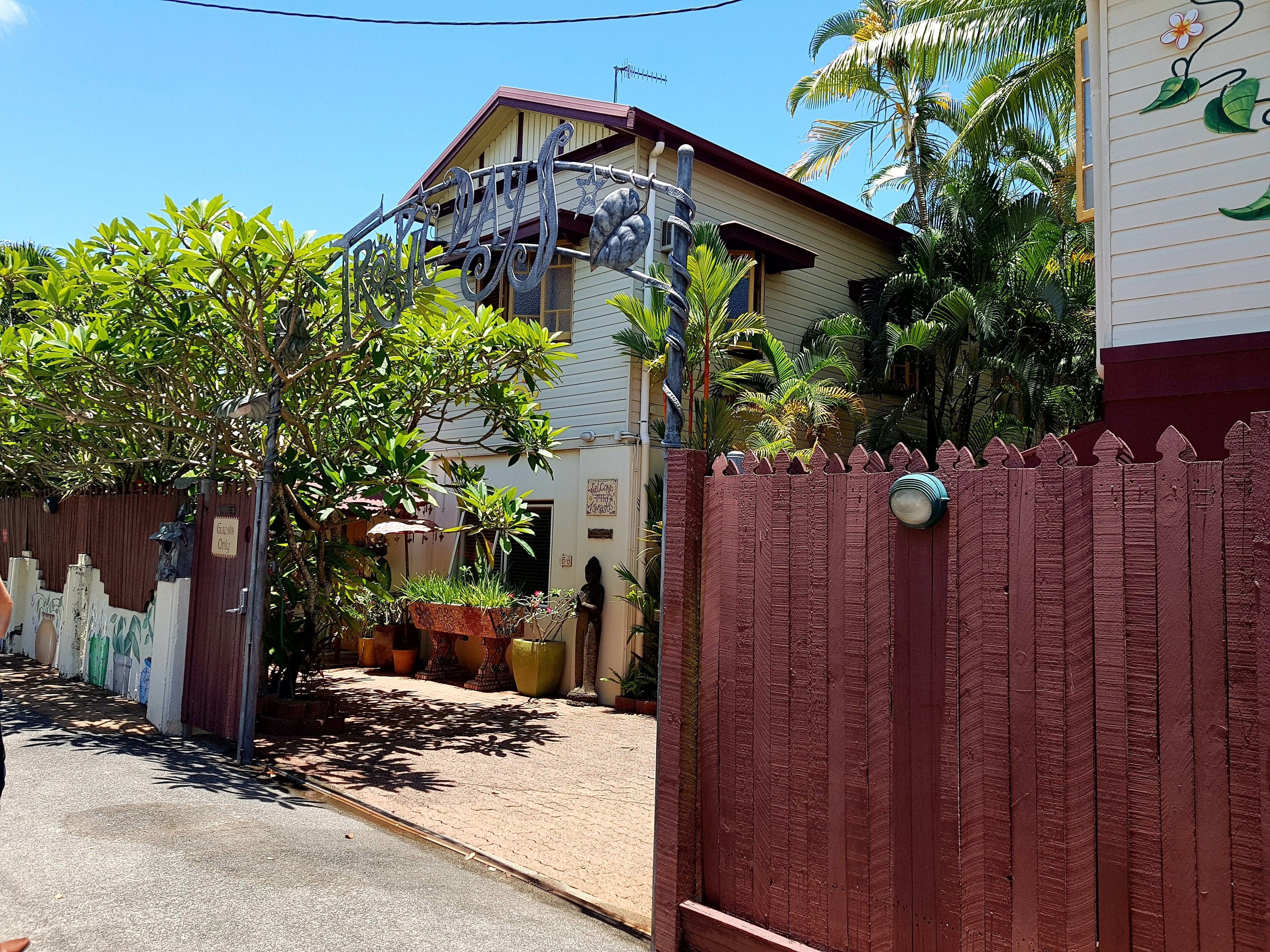 Tropic Days Backpackers