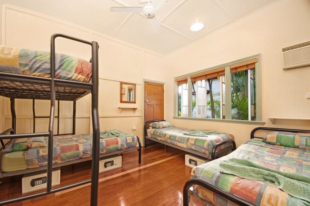 Tropic Days Backpackers