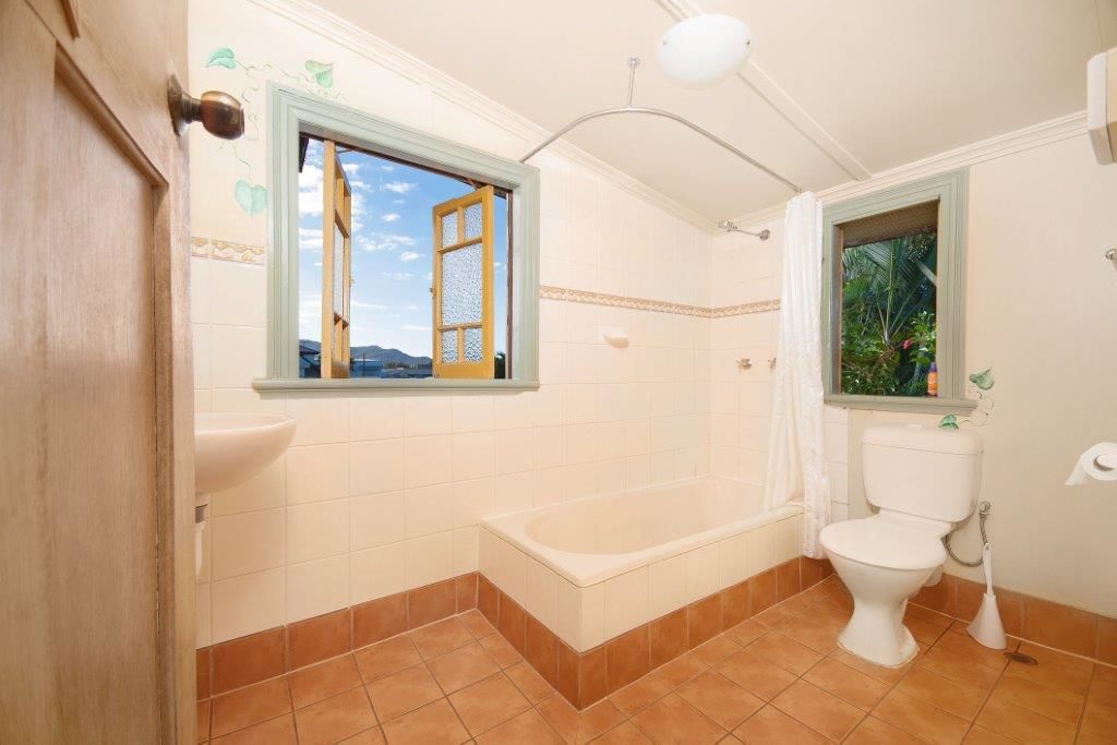 Tropic Days Backpackers