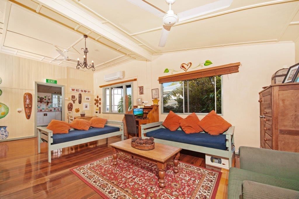 Tropic Days Backpackers