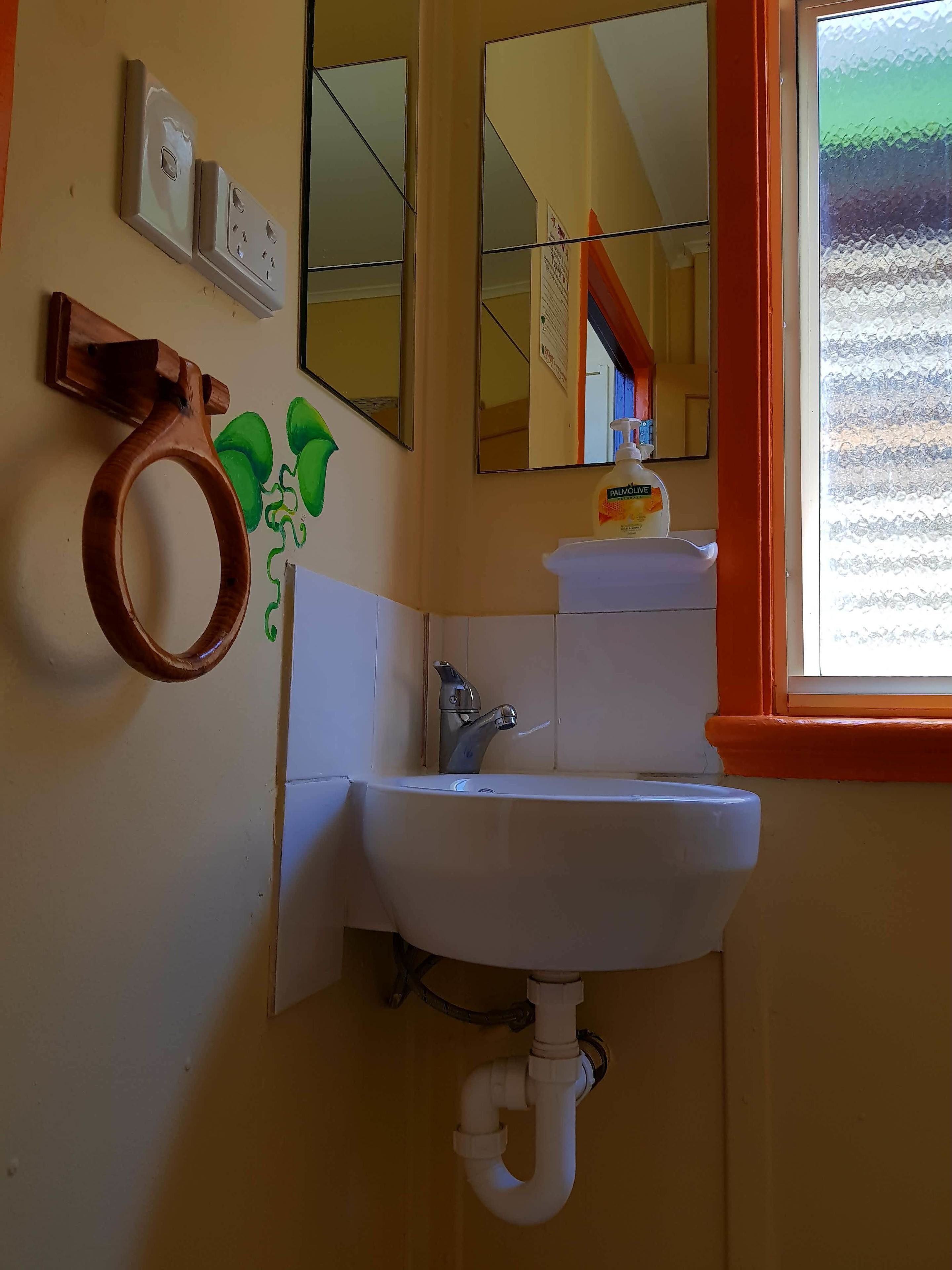 Tropic Days Backpackers