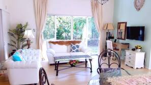 3 Schlafzimmer, hochwertige Bettwaren, Daunenbettdecken
