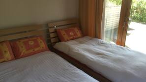 3 bedrooms, iron/ironing board, free cots/infant beds, free WiFi