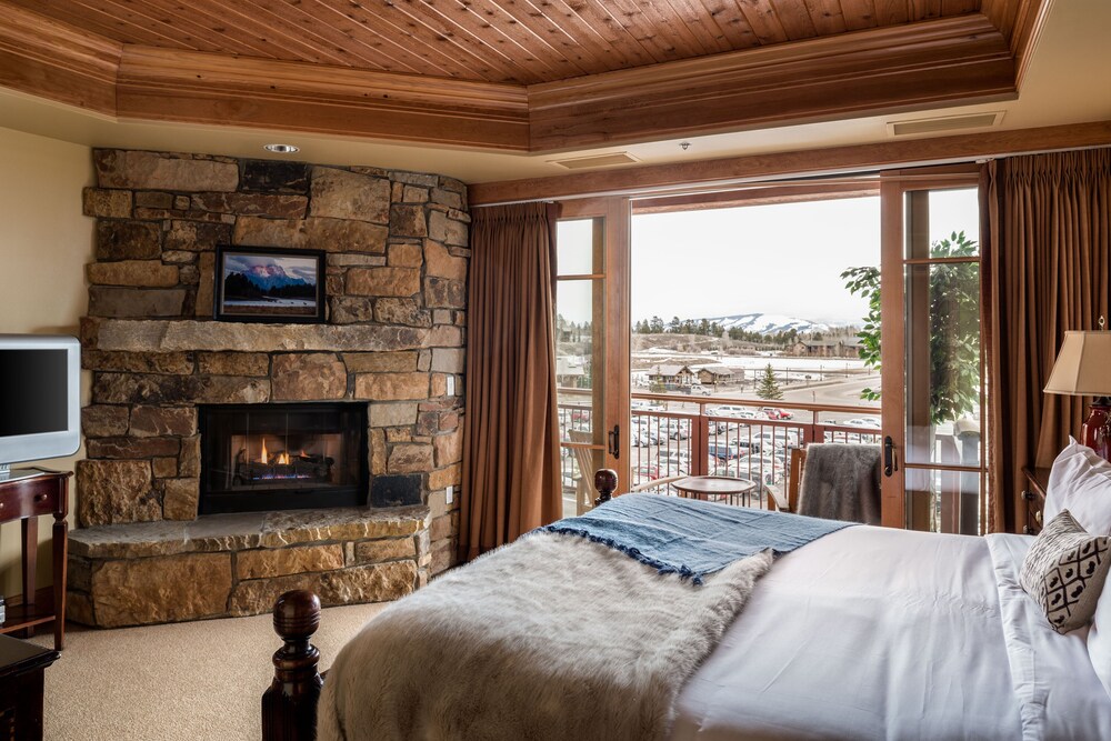 Outpost Crystal Springs 301 AC & Next To Tram! Teton Village Vrbo