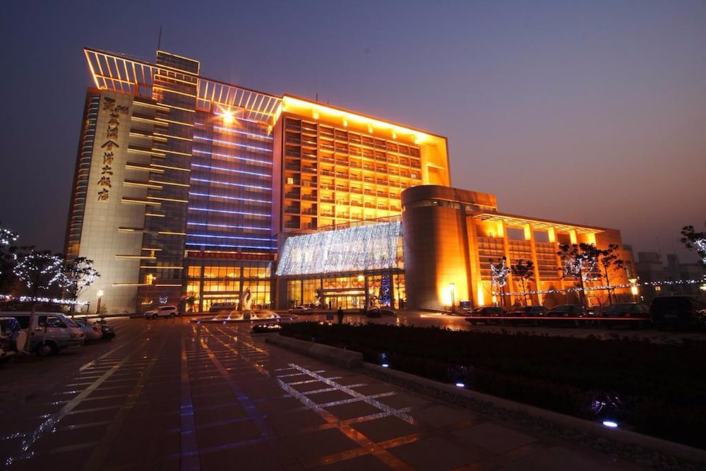 Qingdao Blue Horizon Hotel - Huangdao in Huangdao, China