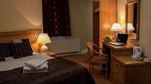Iron/ironing board, free WiFi, linens