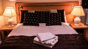 Iron/ironing board, free WiFi, linens