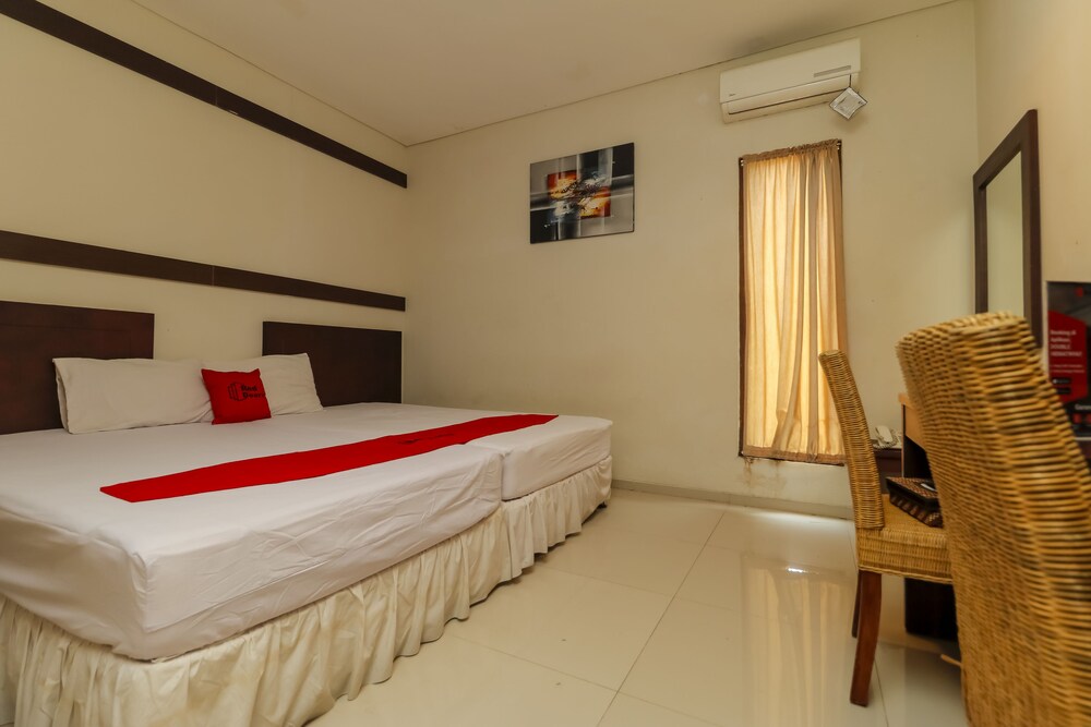 Reddoorz At Cikeas Sentul Sukaraja Idn Best Price