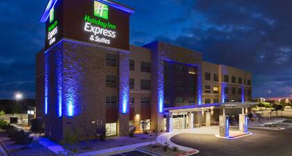 Holiday Inn Express and Suites San Marcos South, an IHG Hotel