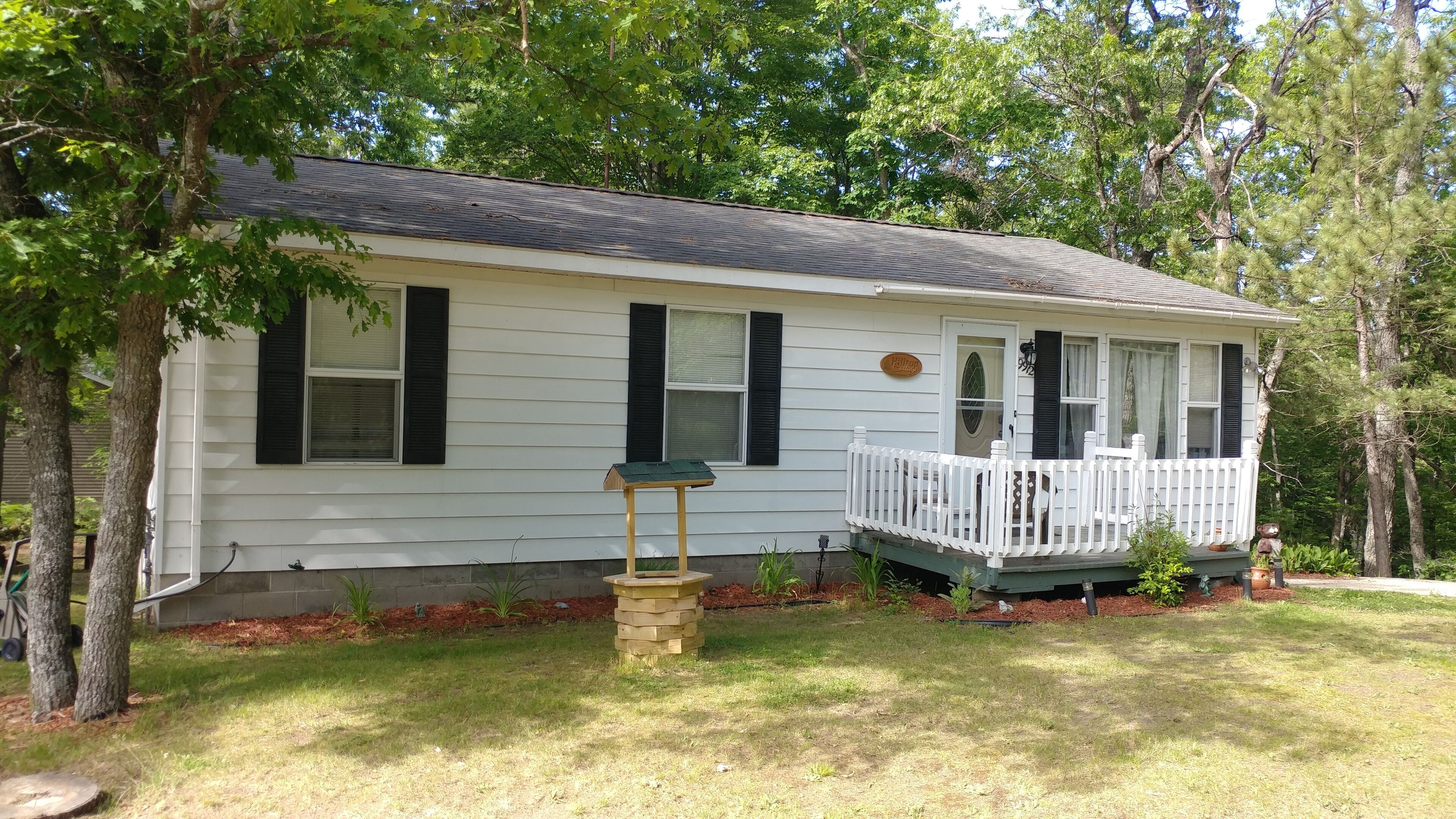 Unwind At Hilltop Cottage By Lake Margrethe Pet Friendlygame Room In Grayling Mi Expedia