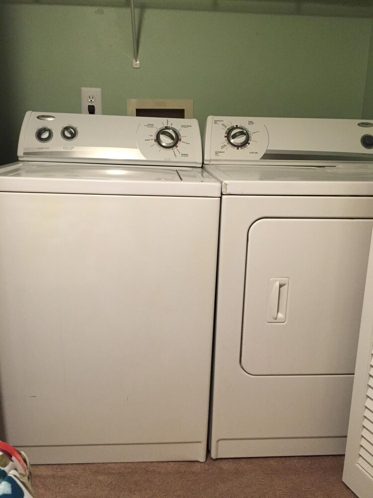 Cottage by the water with marina