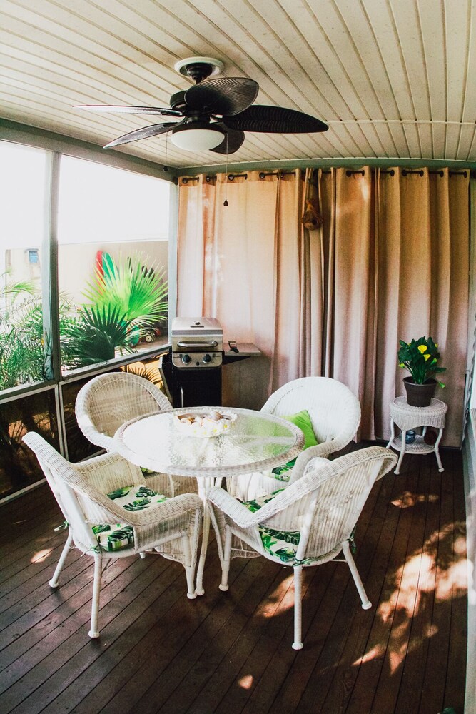 Cottage by the water with marina