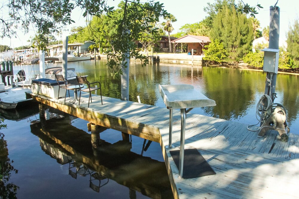 Cottage by the water with marina
