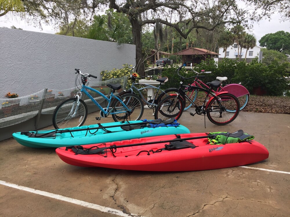 Cottage by the water with marina