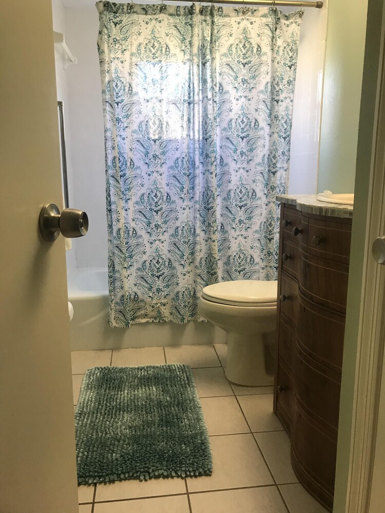 Cottage by the water with marina