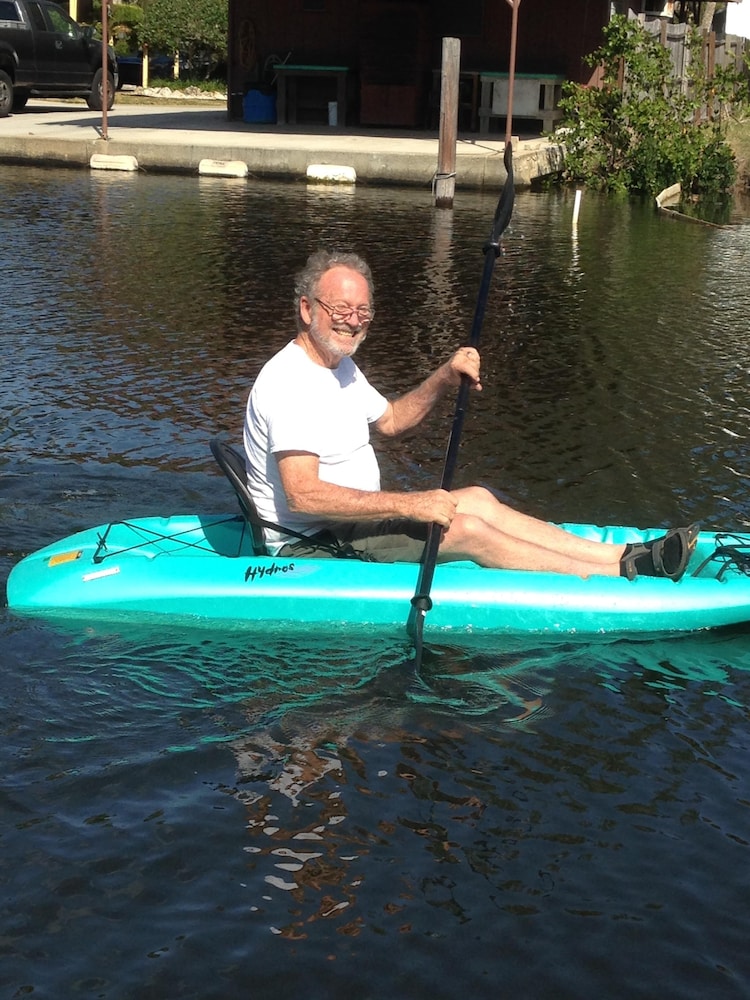 Cottage by the water with marina