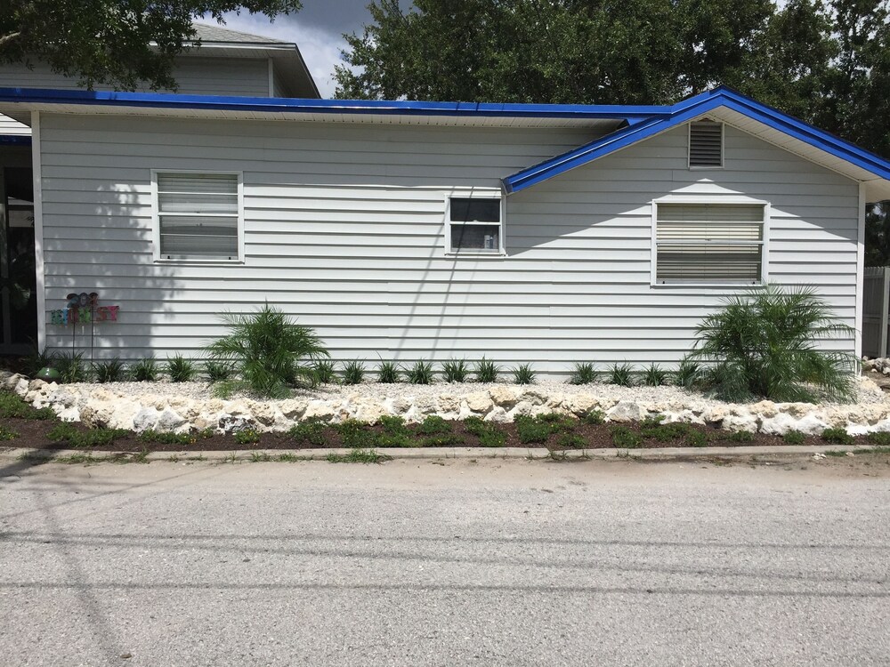 Cottage by the water with marina