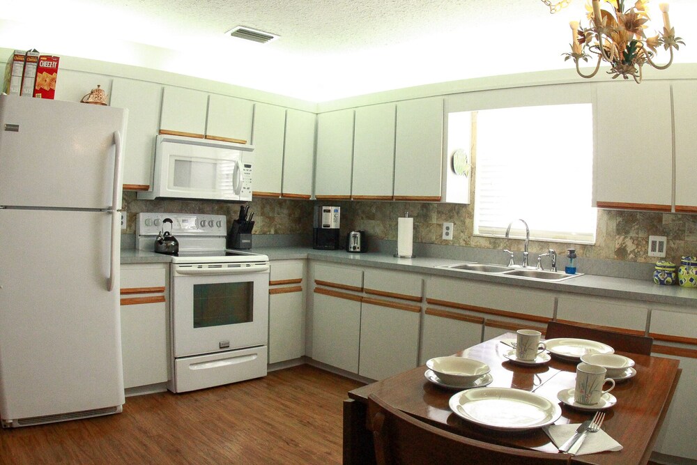 Cottage by the water with marina