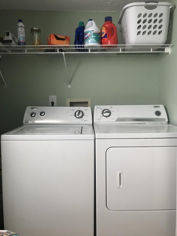 Cottage by the water with marina