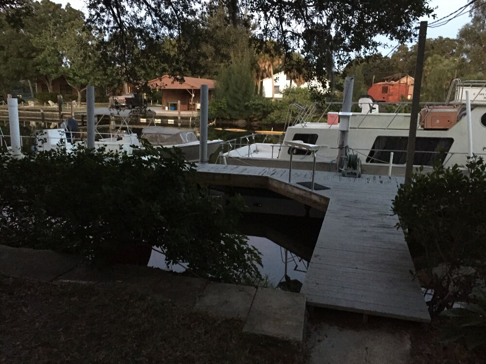 Cottage by the water with marina