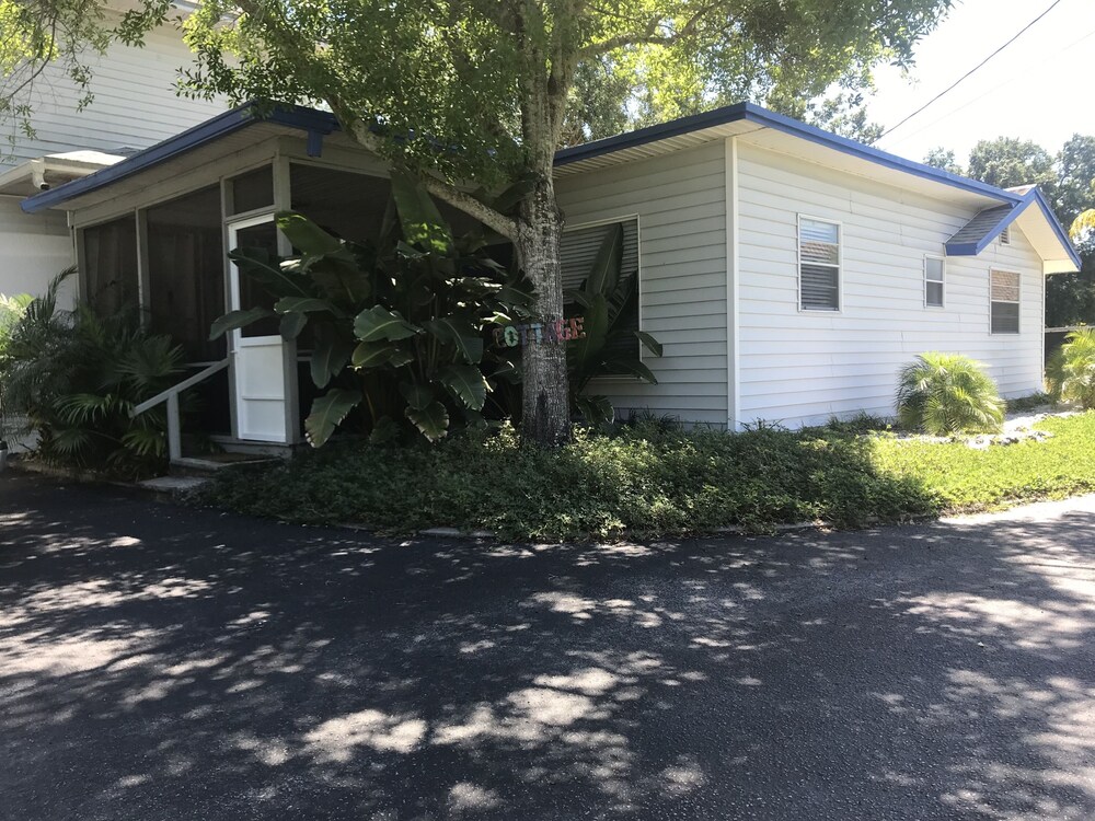 Cottage by the water with marina