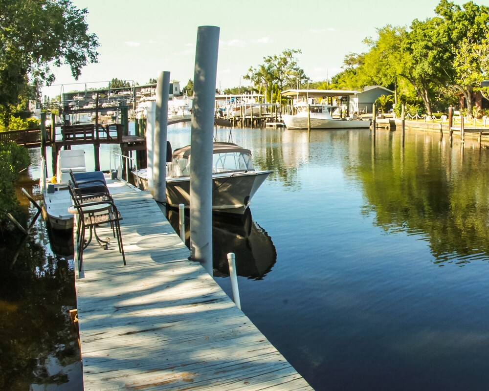 Cottage by the water with marina