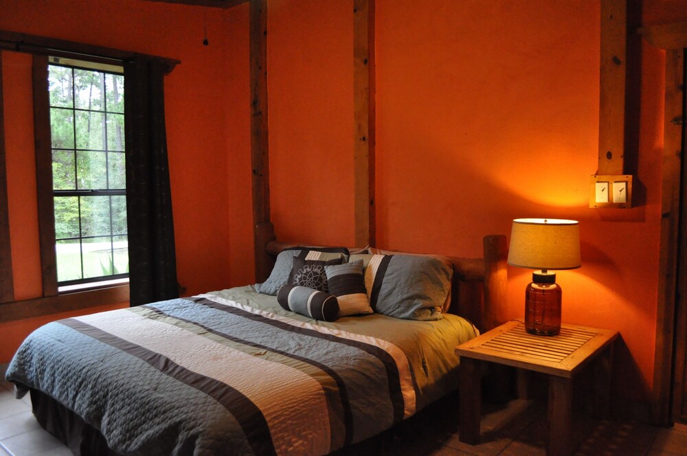 V3 Beautiful Home in Sam Rayburn. Vacation or fishing tournamentUp to