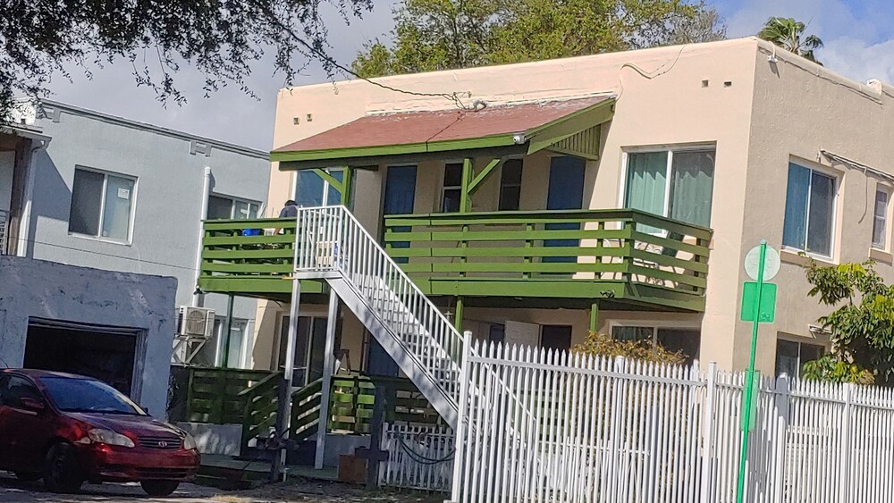 Cozy 2 bedrooms,  1 bath in the heart of Little Havana