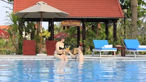 Piscine extérieure
